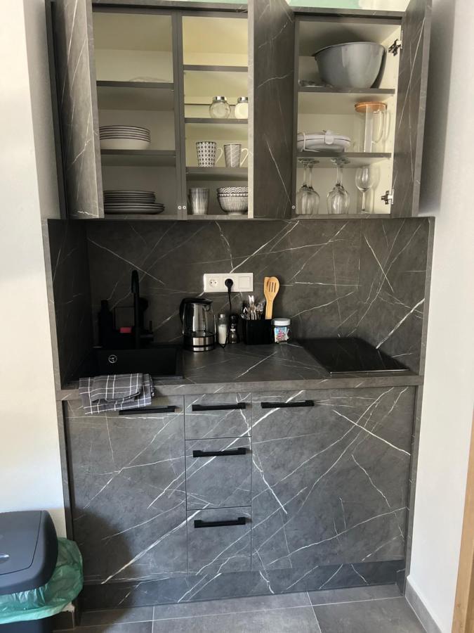 Hobiti Apartman - Bilbo Černá v Pošumaví Exterior foto