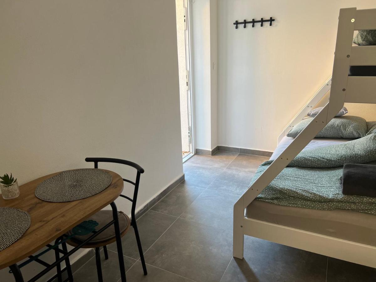 Hobiti Apartman - Bilbo Černá v Pošumaví Exterior foto